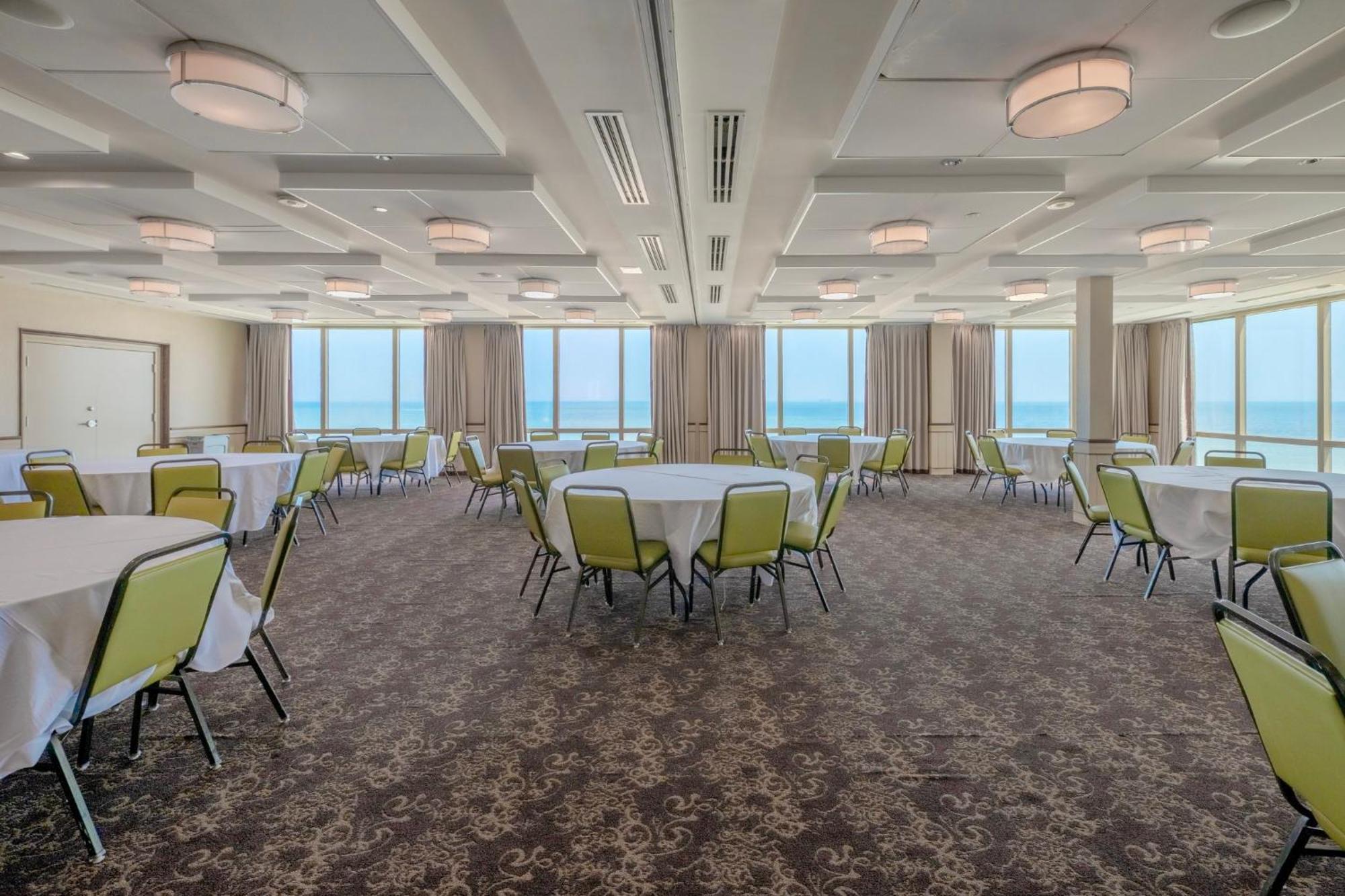Holiday Inn & Suites Virginia Beach - North Beach By Ihg Eksteriør bilde